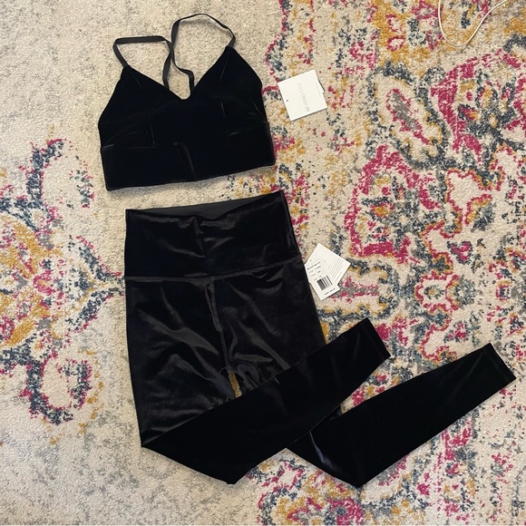 NWT Beyond Yoga Velvet Motion VIP Long Line Bra Size Small $68 - Picture 10 of 10